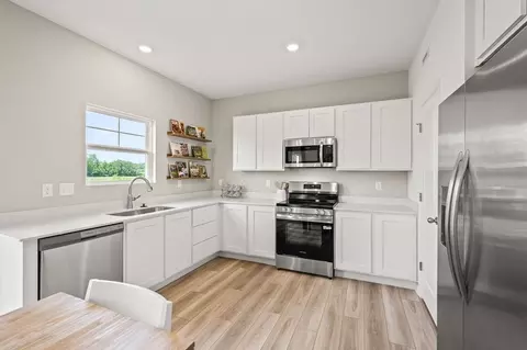 Kitchen - 203 Scorsese St, Springfield, OH 45505 photo 6 of 6
