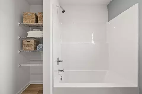 Bath - 203 Scorsese St, Springfield, OH 45505 photo 9 of 9