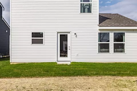 Exterior - 203 Scorsese St, Springfield, OH 45505 photo 12 of 17