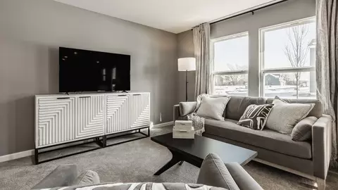 Living - 203 Scorsese St, Springfield, OH 45505 photo 2 of 5