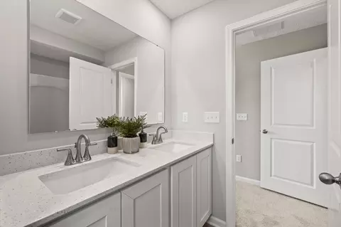 Bath - 203 Scorsese St, Springfield, OH 45505 photo 6 of 9