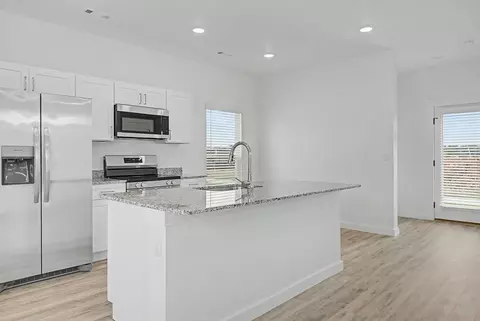 Kitchen - 551 Solar St, Centerton, AR 72713 photo 3 of 5