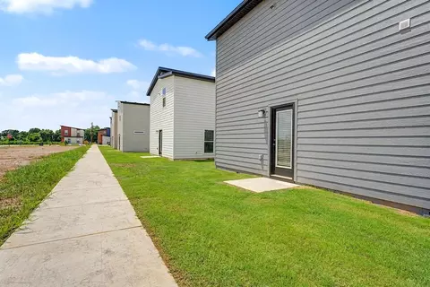 Exterior - 551 Solar St, Centerton, AR 72713 photo 4 of 6