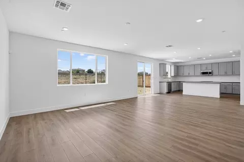 210 W Adriana Dr, Mountain House, CA 95391