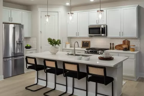 Kitchen - 837 Weaver Dr E, Enumclaw, WA 98022 photo 1 of 6