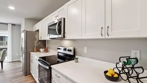 Kitchen - 2113 Bugge Dr, Adel, IA 50003 photo 4 of 6