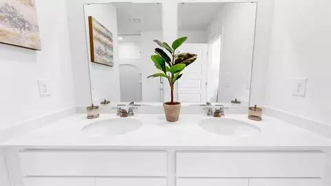 Bath - 18512 Caffee Dr, Vance, AL 35490 photo 1 of 1
