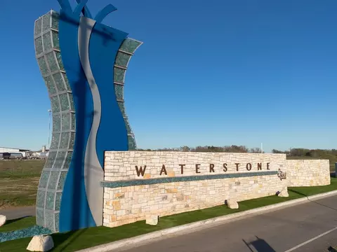 View/Area - 309 Limestone Creek Way, Kyle, TX 78640 photo 3 of 4