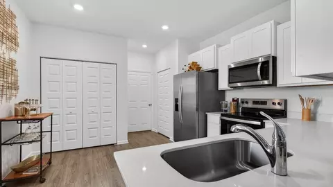 Kitchen - 159 Jury Box Cir, Yulee, FL 32097 photo 3 of 3