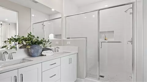 Bath - 643 Sonia, Irvine, CA 92618 photo 6 of 6