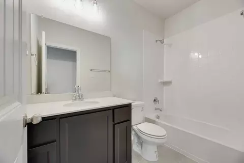 Bath - 601 Trinity St, Van Alstyne, TX 75495 photo 1 of 6