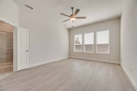 Bedroom - 601 Trinity St, Van Alstyne, TX 75495 photo 4 of 6