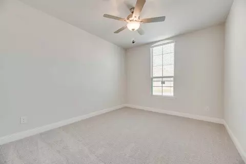 Bedroom - 601 Trinity St, Van Alstyne, TX 75495 photo 1 of 6