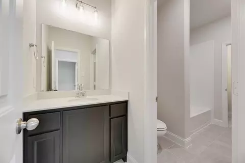 Bath - 601 Trinity St, Van Alstyne, TX 75495 photo 3 of 6