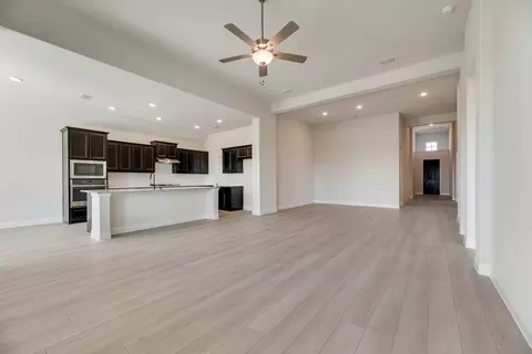Living - 601 Trinity St, Van Alstyne, TX 75495 photo 1 of 5