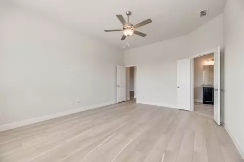 Bedroom - 601 Trinity St, Van Alstyne, TX 75495 photo 3 of 6