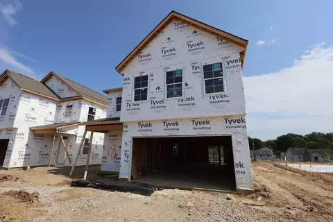 Exterior - 1037 Dawsons Dr, Hebron, OH 43025 photo 7 of 14
