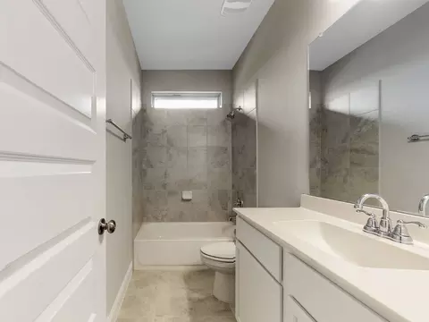 Bath - 2704 Fork Way, Celina, TX 75009 photo 2 of 3