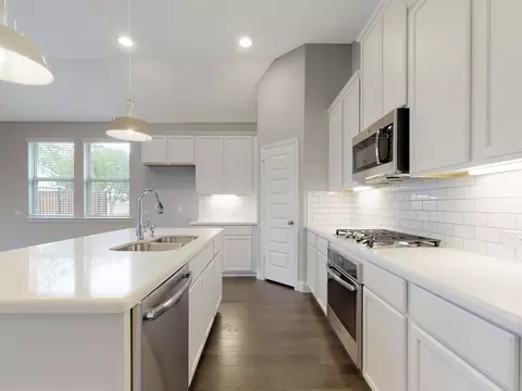 Kitchen - 2704 Fork Way, Celina, TX 75009 photo 2 of 4