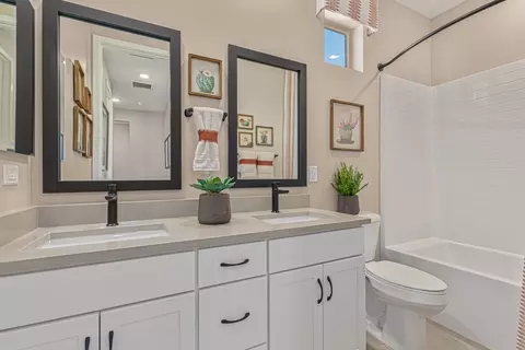 Bath - 7746 E 36th Pl, Yuma, AZ 85365 photo 4 of 6