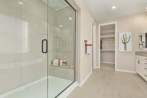 Bath - 7746 E 36th Pl, Yuma, AZ 85365 photo 3 of 6
