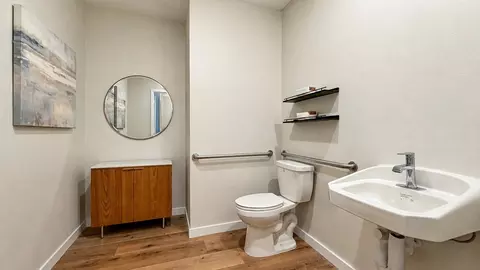 Bath - 692 Supernova Dr, Melbourne, FL 32901 photo 4 of 5