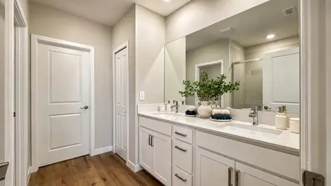 Bath - 692 Supernova Dr, Melbourne, FL 32901 photo 1 of 5