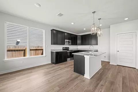 Kitchen - 250 Gus Loop, Georgetown, TX 78626 photo 1 of 4