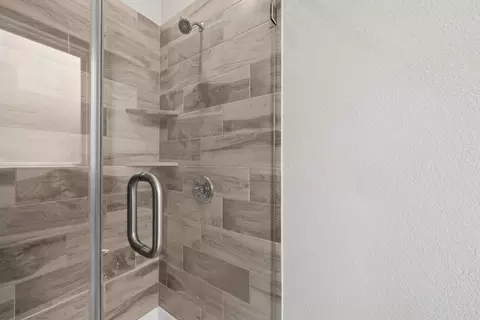Bath - 250 Gus Loop, Georgetown, TX 78626 photo 4 of 8