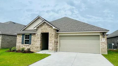 105 Harvest Ln, Crowley, LA 70526