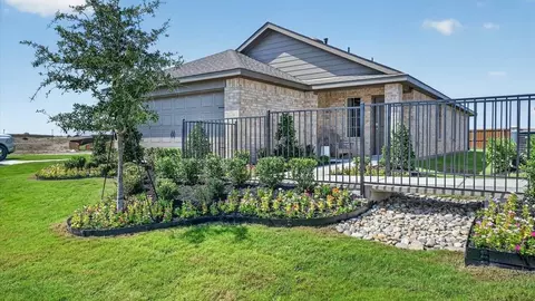 Exterior - 110 Road Runner Way, Newark, TX 76071 photo 3 of 9
