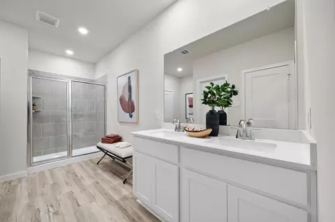 Bath - 4408 Albritton Ave, Bryan, TX 77845 photo 2 of 4