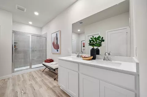 Bath - 4408 Albritton Ave, Bryan, TX 77845 photo 1 of 4