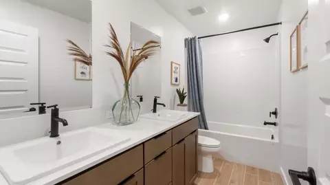 Bath - Jewetta & 7th Standard, Shafter, CA 93263 photo 2 of 2