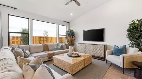 Living - Jewetta & 7th Standard, Shafter, CA 93263 photo 2 of 2