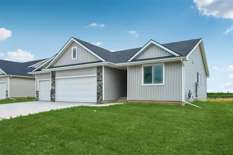 1475 Cedar St, Waukee, IA 50263