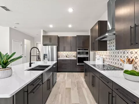 Kitchen - 13037 Pierce St, Parrish, FL 34219 photo 1 of 1