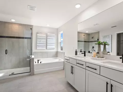 Bath - 13037 Pierce St, Parrish, FL 34219 photo 1 of 4