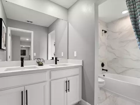 Bath - 13037 Pierce St, Parrish, FL 34219 photo 3 of 4