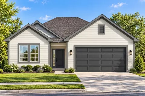 27016 E Olive Dr, Greenwood, MO 64034