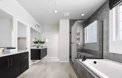Bath - 1024 Shadowgate Dr, Roseville, CA 95747 photo 1 of 1