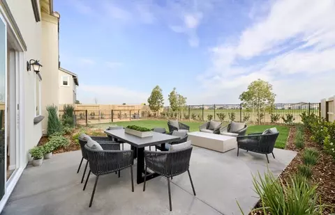 Exterior - 1024 Shadowgate Dr, Roseville, CA 95747 photo 3 of 8