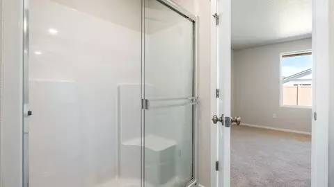 Bath - 6106 Road 115, Pasco, WA 99301 photo 3 of 7