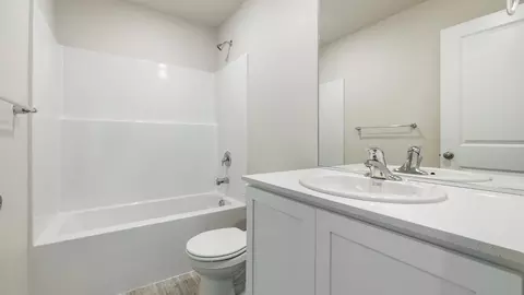 Bath - 6106 Road 115, Pasco, WA 99301 photo 1 of 7