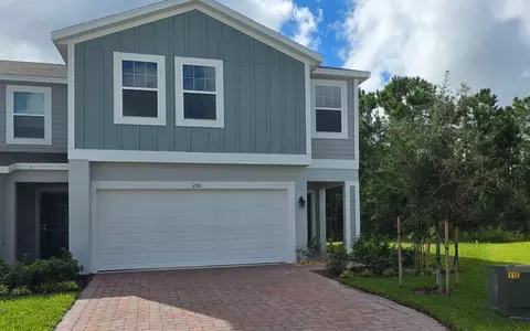 220 Glass Onion Dr, Groveland, FL 34736