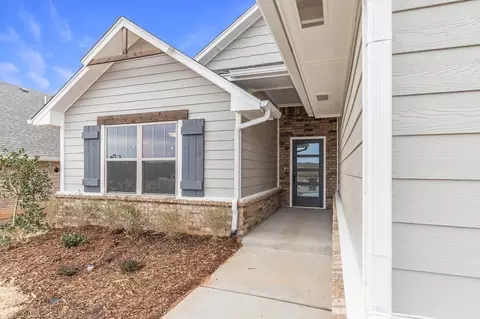 Exterior - 2800 Heather Hvn, Moore, OK 73160 photo 6 of 36