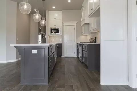 Kitchen - 2800 Heather Hvn, Moore, OK 73160 photo 10 of 16
