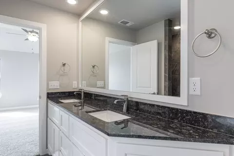 Bath - 2800 Heather Hvn, Moore, OK 73160 photo 5 of 13