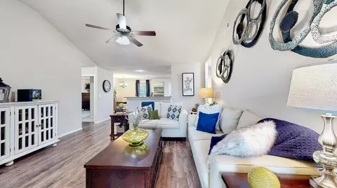 Living - 11 Deerfield Dr, Ward, AR 72176 photo 3 of 5