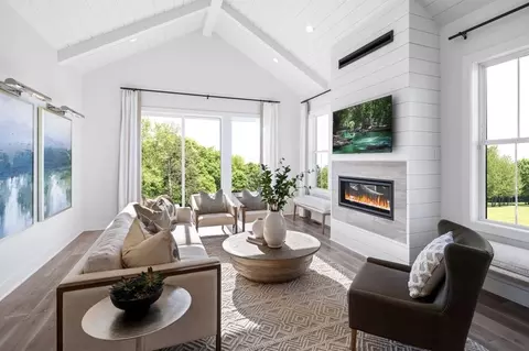 Living - 19 Bramble Way, Brookfield, CT 06804 photo 3 of 3
